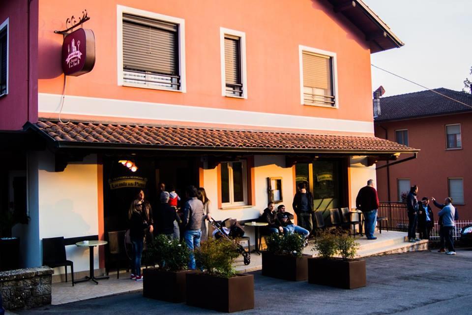 Tizzano Val Parma Locanda Della Pieve מראה חיצוני תמונה