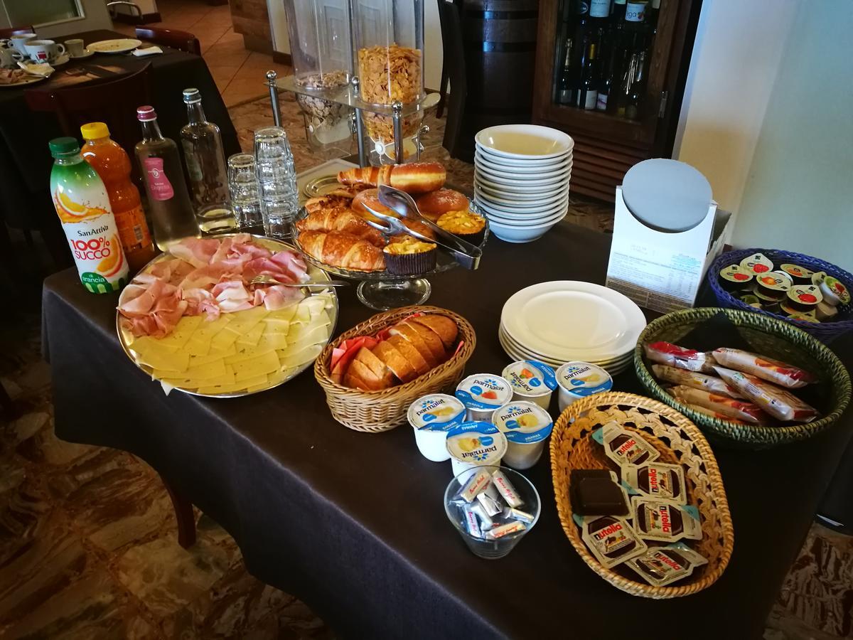 Tizzano Val Parma Locanda Della Pieve מראה חיצוני תמונה